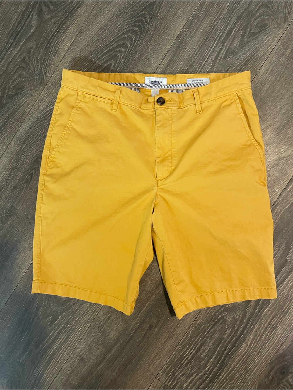 Goodfellow & Co Men’s Mustard Cotton Chino Shorts size 32 Linden bottoms
